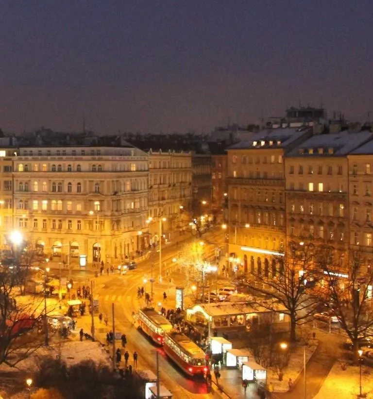 Helen Hostel U Namesti Miru Prague