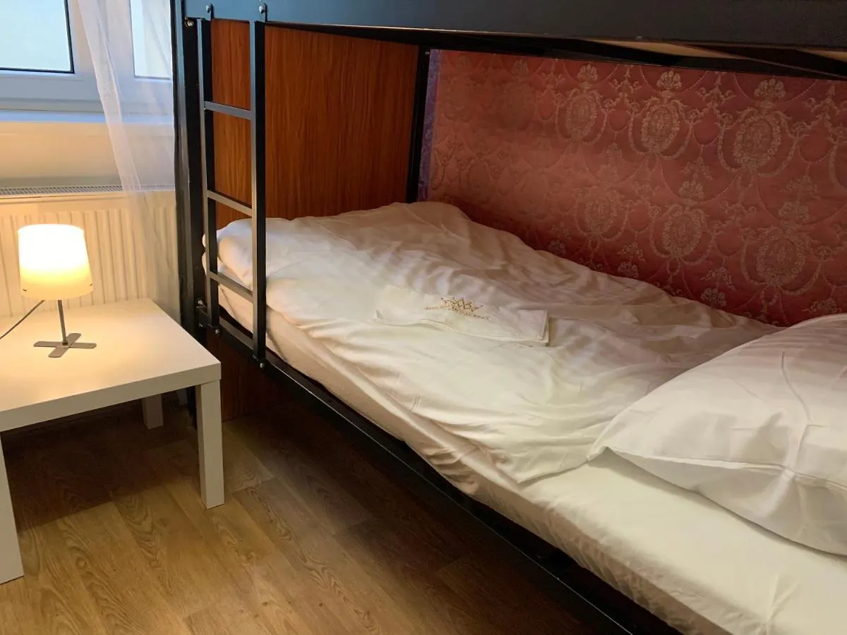 Helen Hostel U Namesti Miru Prague