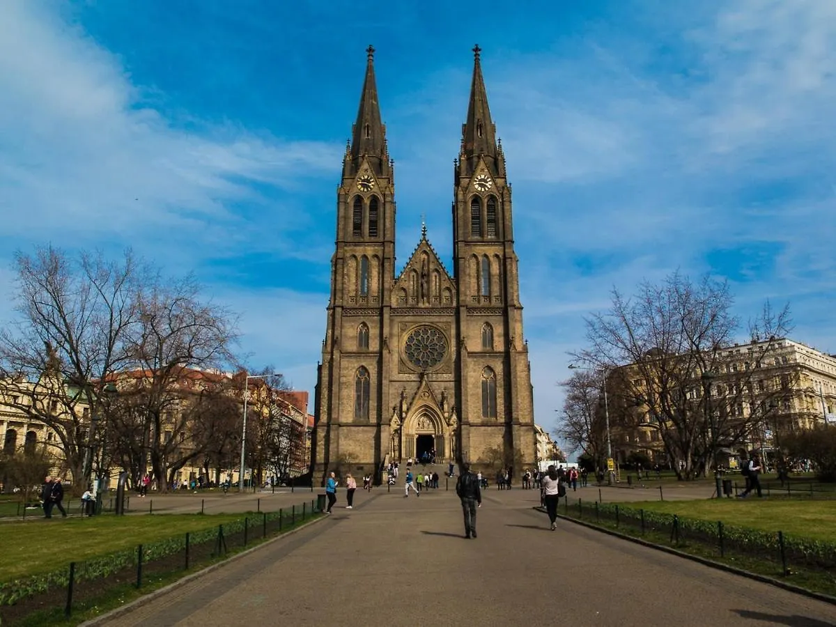 Helen Hostel U Namesti Miru Prague