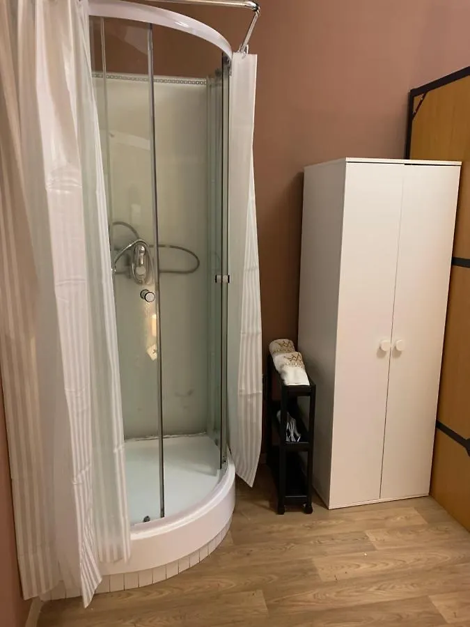 Helen Hostel U Namesti Miru 프라하 체코